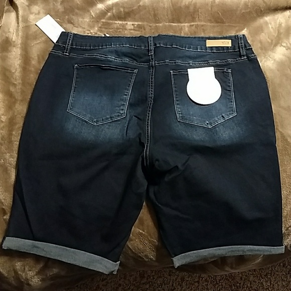 Shorts - Picture 2 of 2